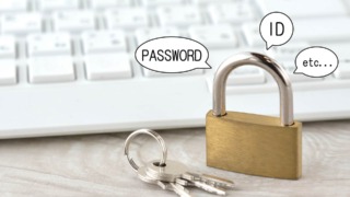 パスワード管理の重要性を意識するための、ID、PASSWORDと書かれているカギと南京錠のイメージ画像。